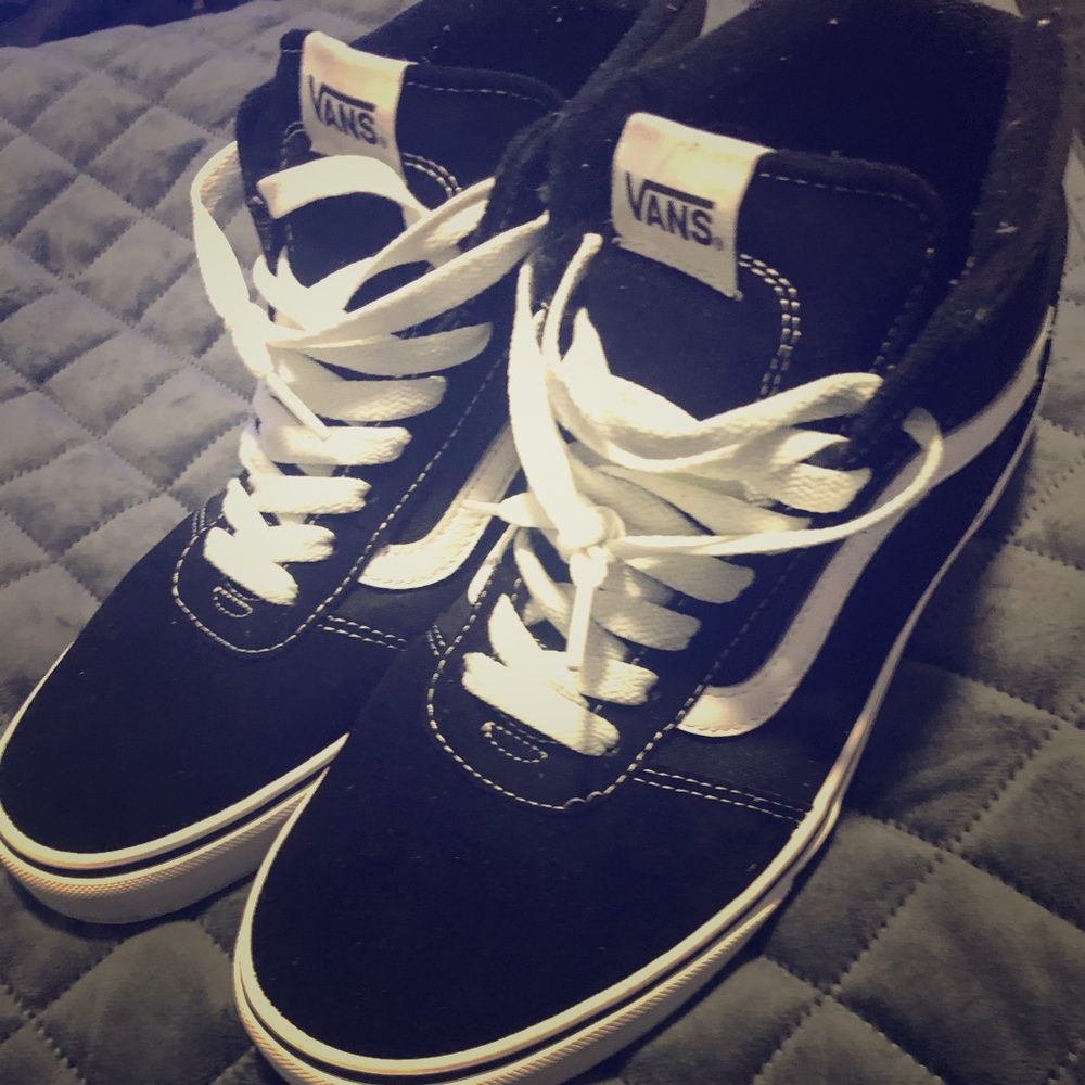 Men’s Classic Hi-Top Black/White Suede Vans